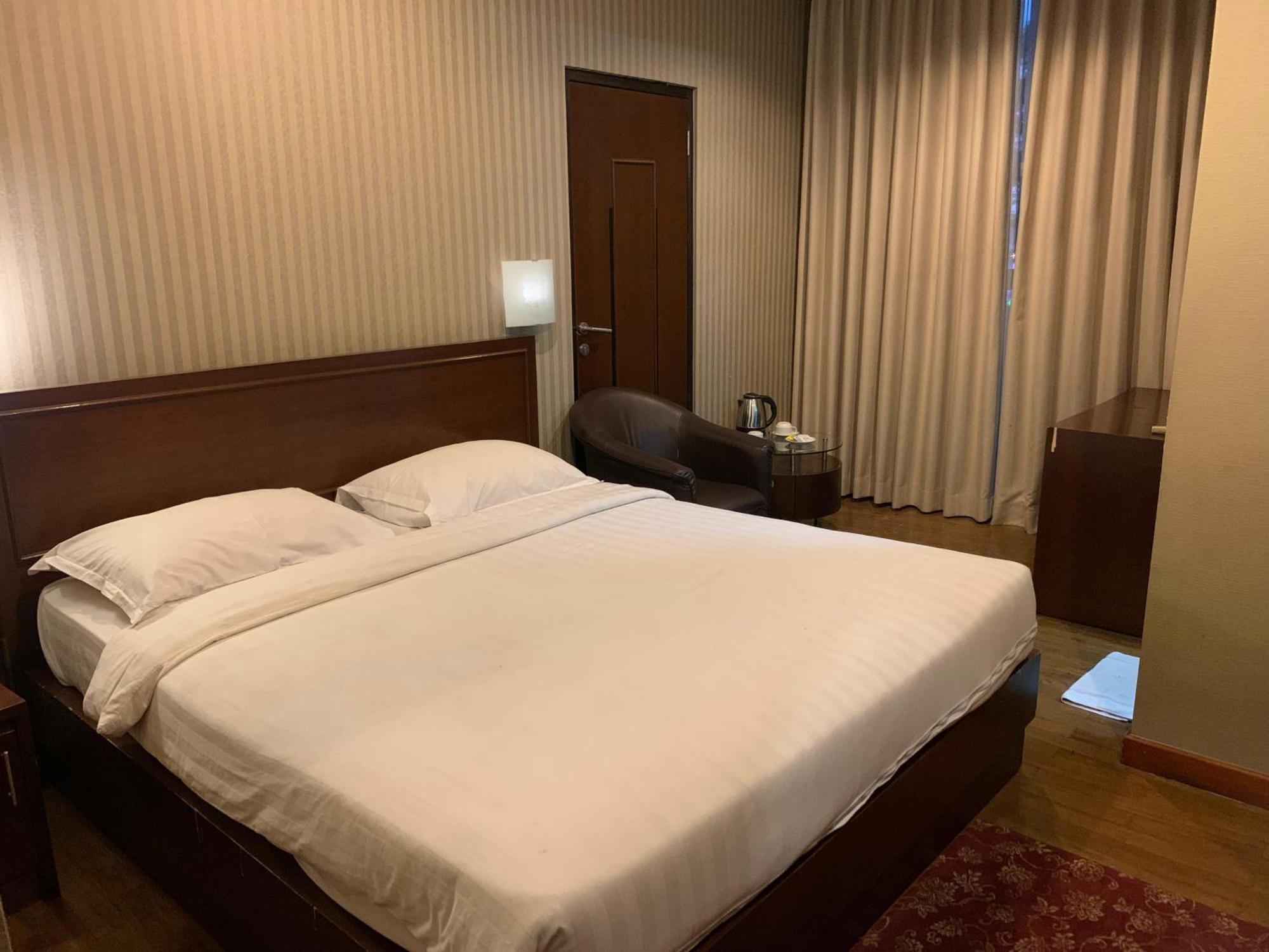 Enhaii Hotel バンドゥン エクステリア 写真